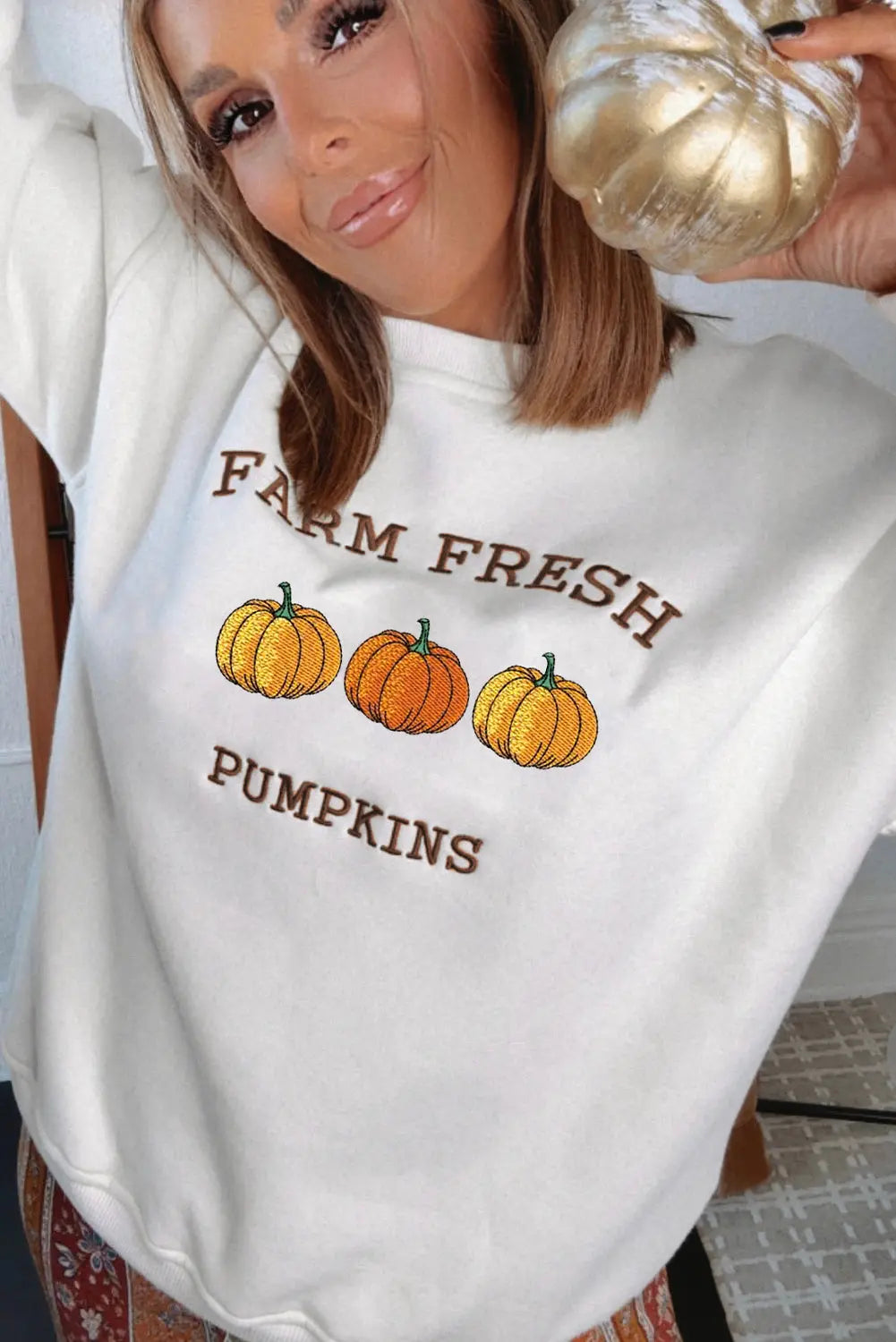 White FARM FRESH PUMPKINS Embroidered Graphic Thanksgiving Holiday Sweatshirt Dear-Lover Dropshipping