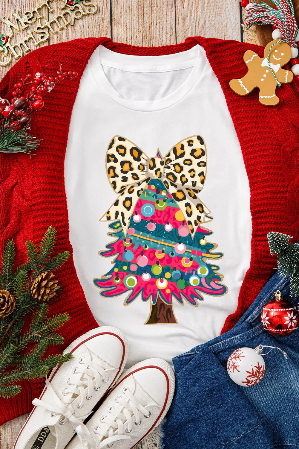 White Leopard Bow Décor Christmas Tree Graphic Crew Neck Tee Dear-Lover Dropshipping