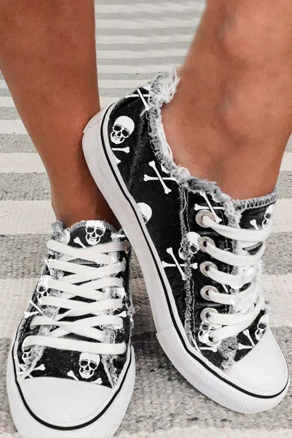 Black Skull Print Lace-up Canvas Sneakers Dear-Lover Dropshipping